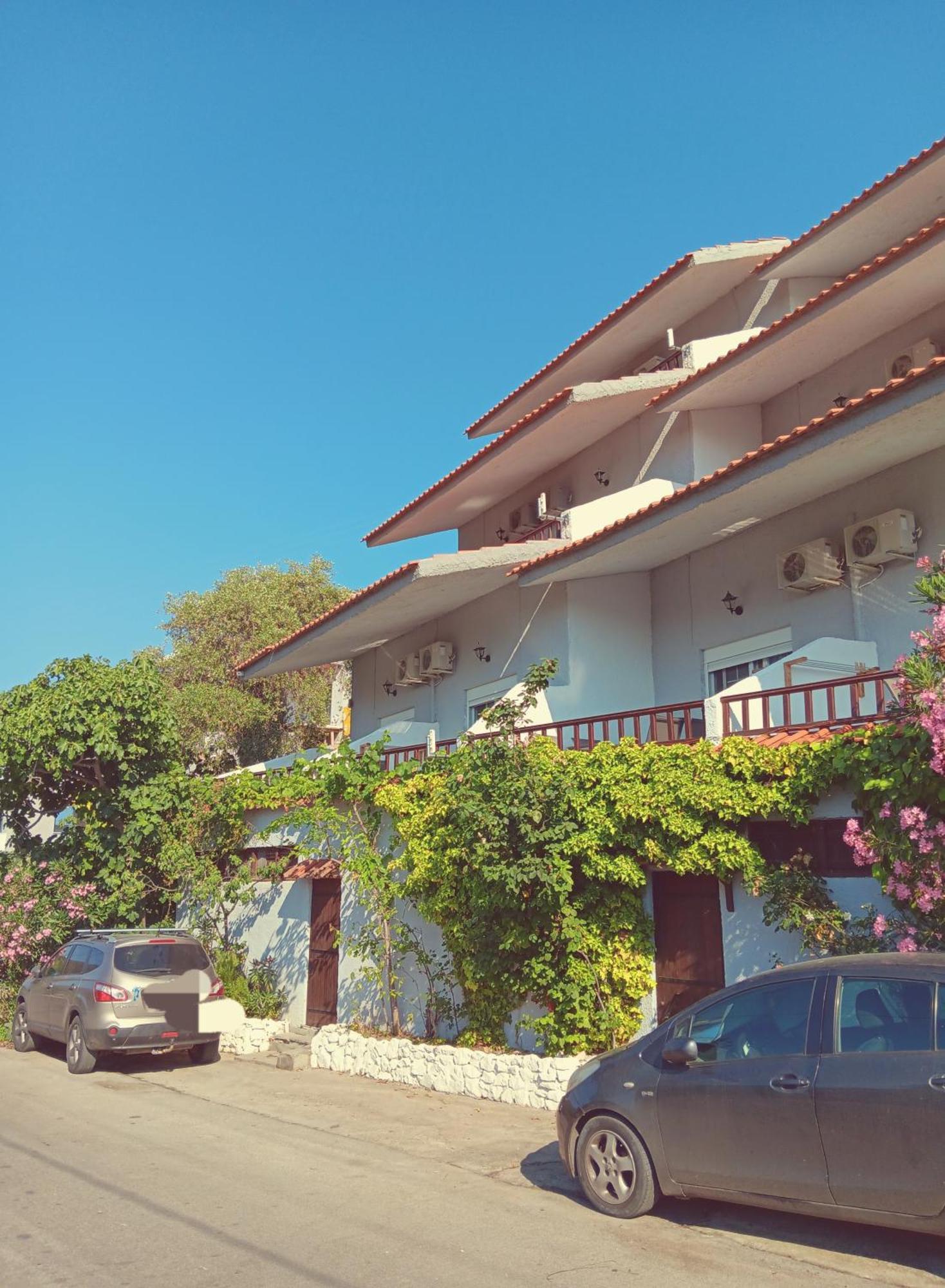 Ena-lia Apartment *